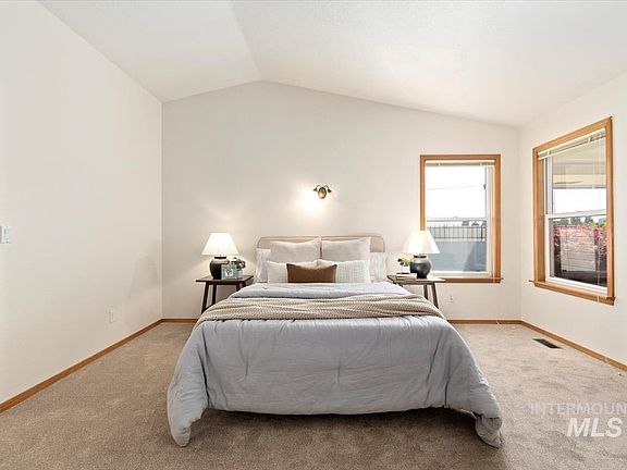 5th image of 5530 N Willowlawn Way