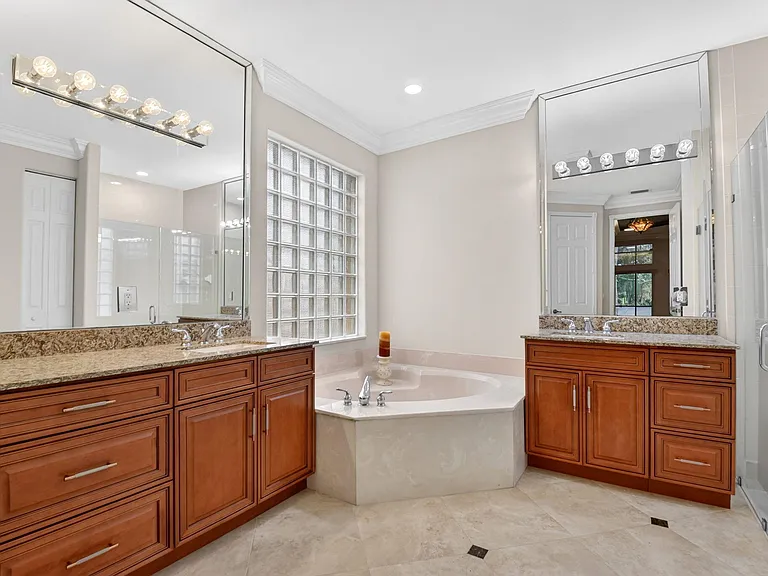 6812 Belmont Shore Dr — Photo 18