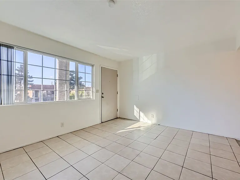 3604 Thomas Ave #4 — Photo 3