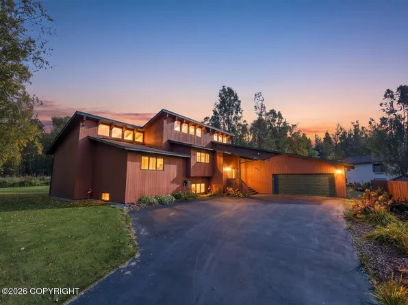 8670 Kushtaka Cir, Anchorage, AK 99504