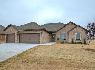 1304 Brice Dr, Moore, OK 73160