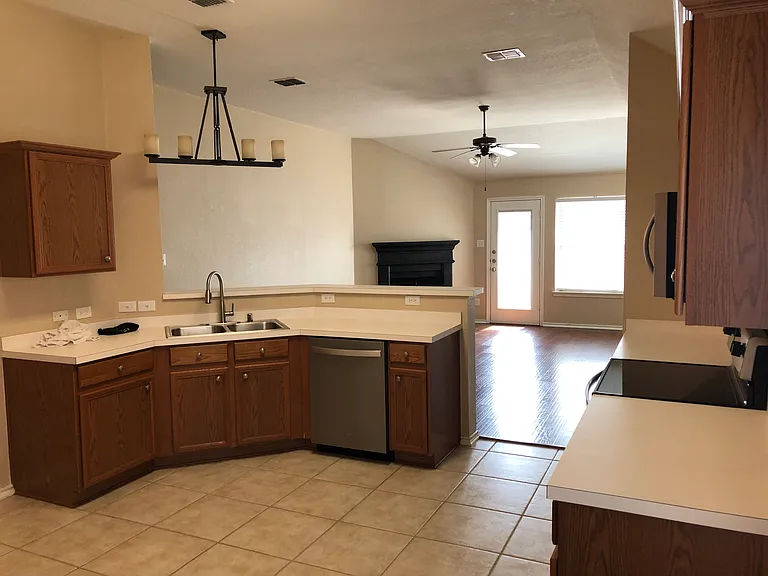 2824 Quarter Horse Ln — Photo 2