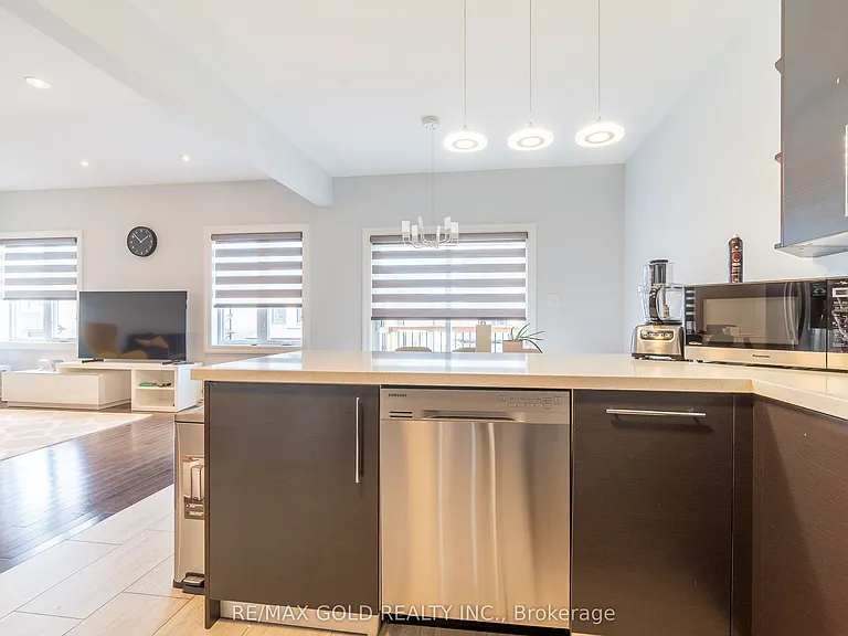 2591 Sheffield Blvd — Photo 14