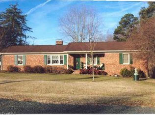 140 NE Varner Dr, Kernersville, NC 27284