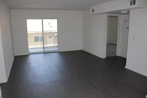14806 Delano St Photo 1