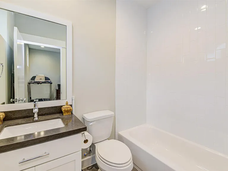 710 Clark St — Photo 27