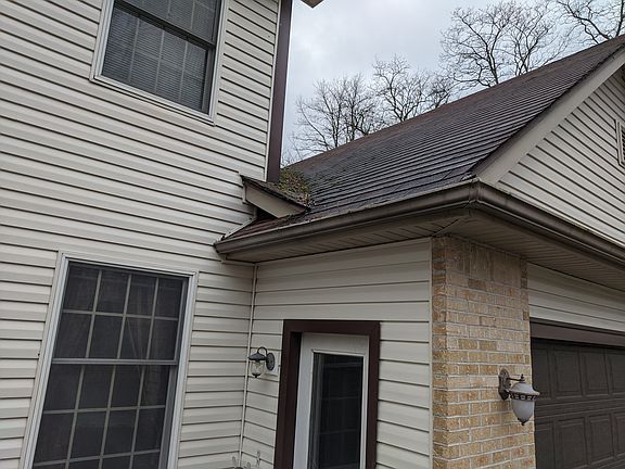 2nd image of 49 Bending Oak Dr