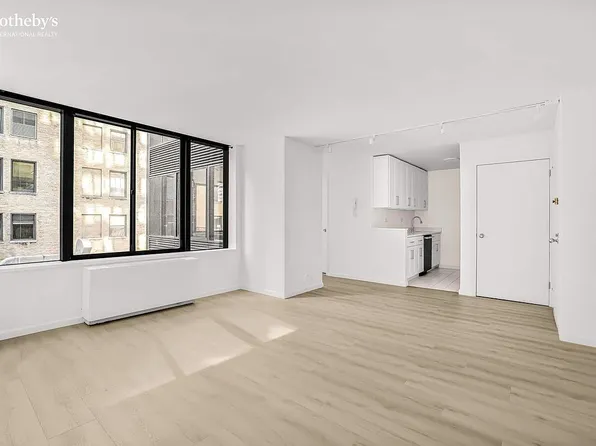 445 5th Ave #10H, New York, NY 10016