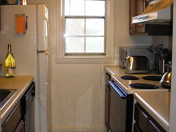 5th image of 812 S Arlington Mill Dr APT 102