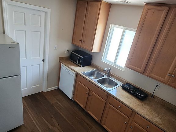 4th image of 7185 Tuolumne Dr