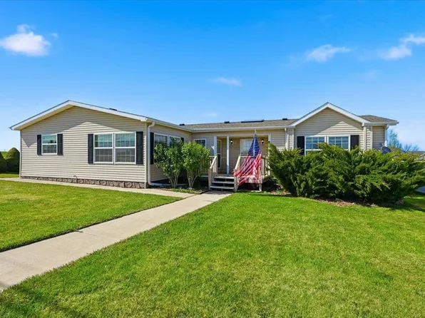 703 Ziebach St, Belle Fourche, SD 57717