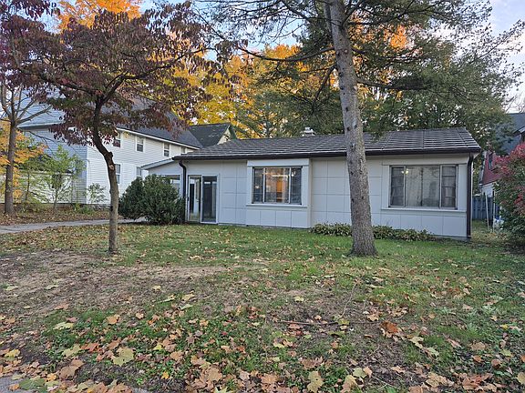 5th image of 305 Courtland St