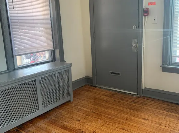 1008 S 52nd St, Philadelphia, PA 19143