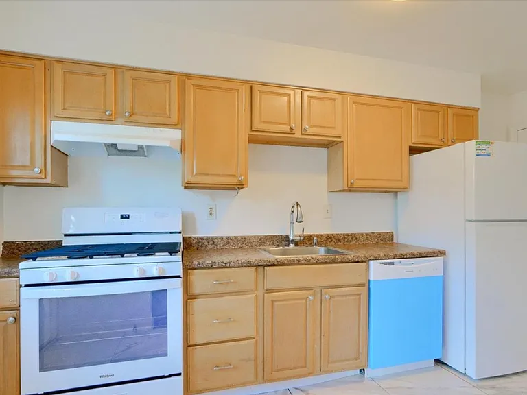 8431 Harris Ave — Photo 5