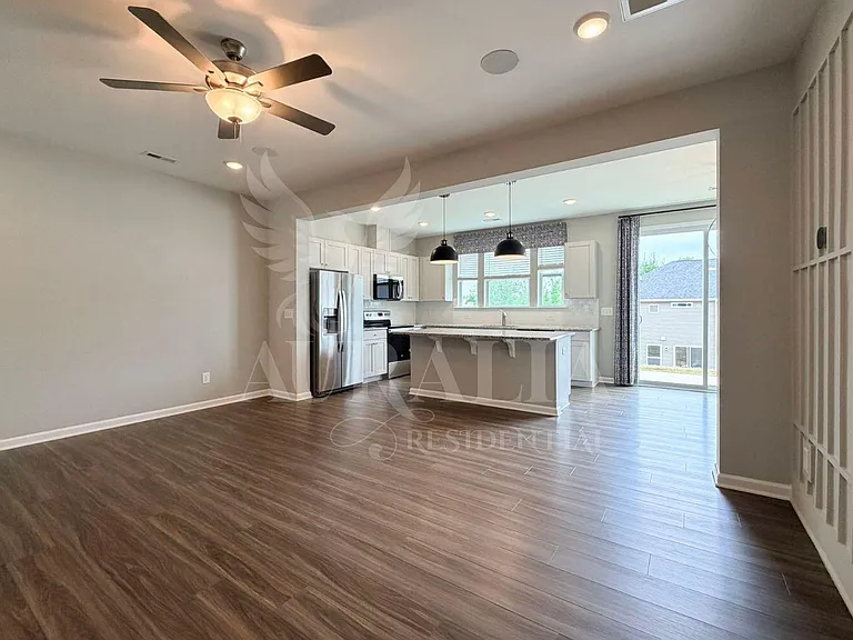 111 Lennei Ln — Photo 8