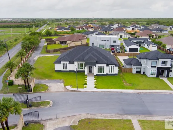 5001 Indian Shore Dr, Brownsville, TX 78526