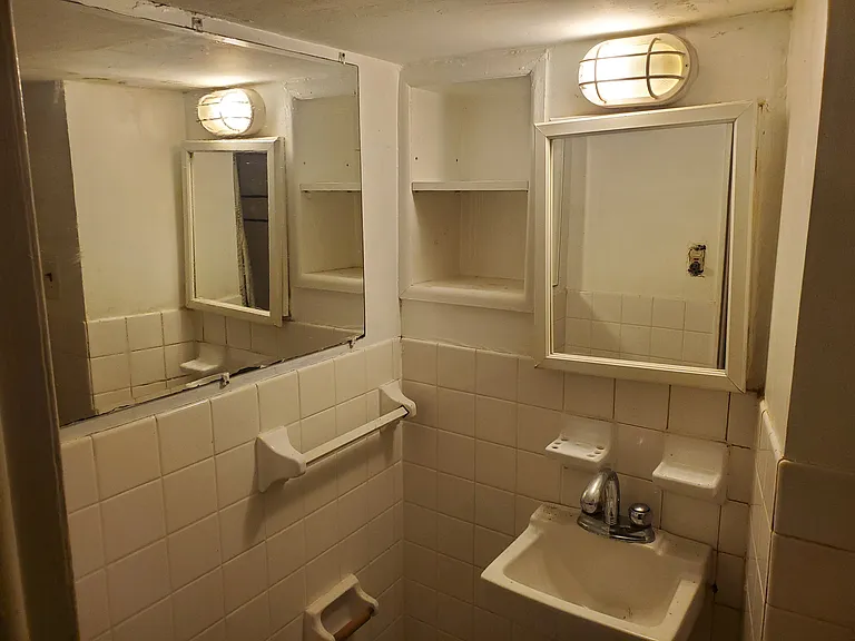 11 Waverly St #B — Photo 3
