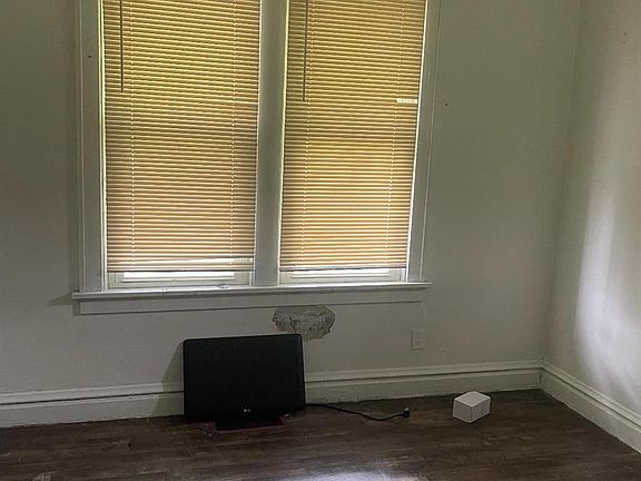 4th image of 6018 Margaretta Ave