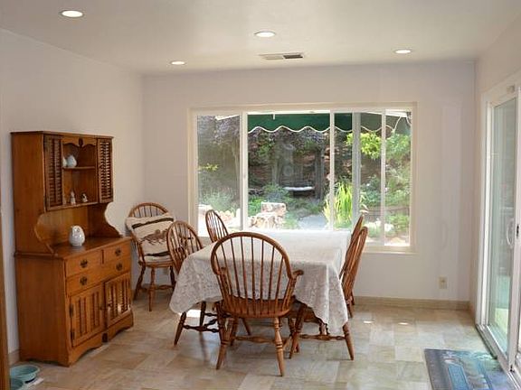 Breakfast room