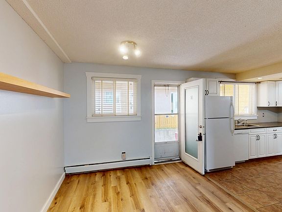 3rd image of 5 Hunterview Dr NW