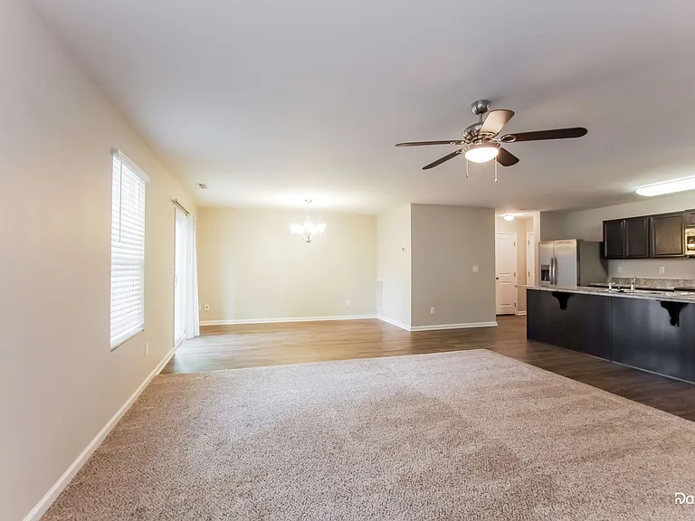 1639 Hooper Ct — Photo 8