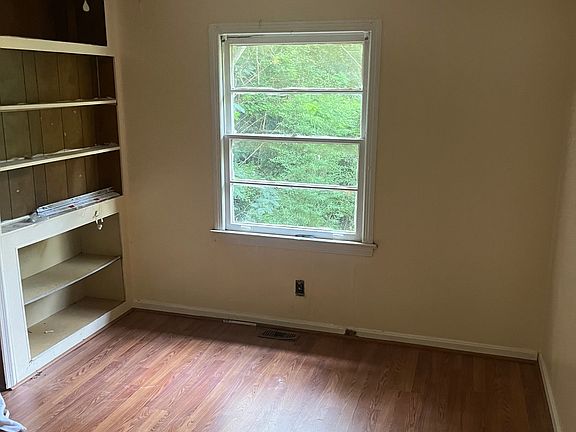 4th image of 2433 5th St E