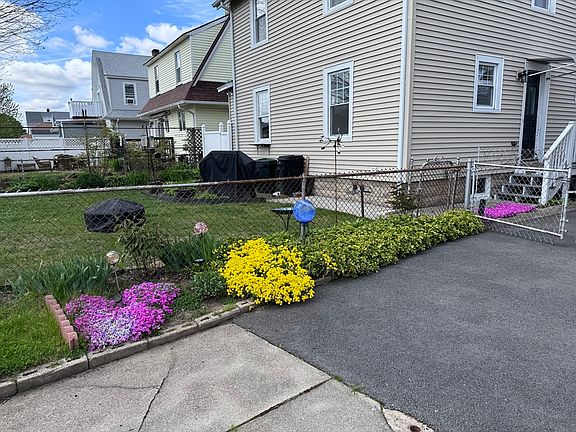2nd image of 115 Grosvenor Ave