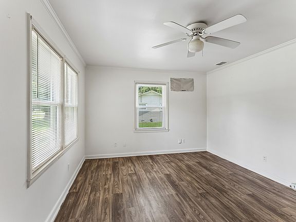 5th image of 910 W Clark Blvd