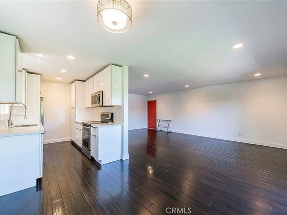 2nd image of 1601 Veteran Ave #301/302