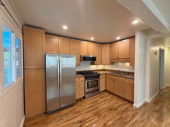 3rd image of 3517 36th St