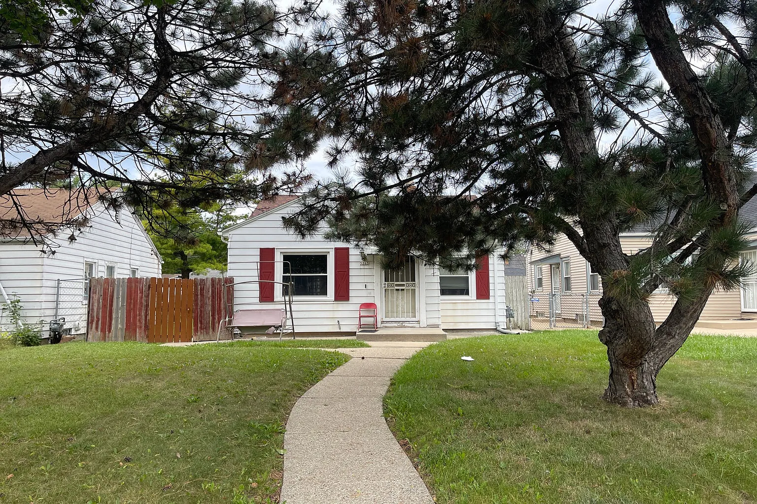 5265 N Teutonia Ave photo 1
