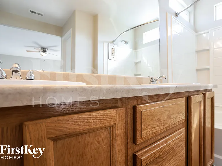 7498 S Norfolk Way — Photo 11