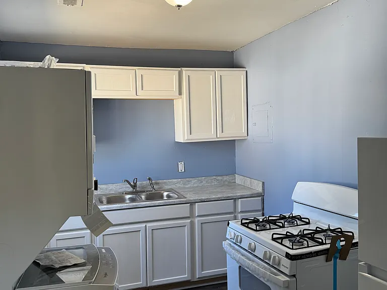 3389 33rd Pl N — Photo 3