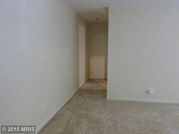 2nd image of 3915 Lyndhurst Dr APT 201