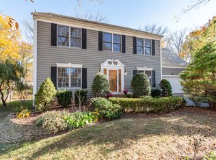 683 Framingham Ct, Gurnee, IL 60031