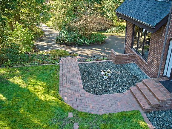 4th image of 7680 SE Southworth Drive