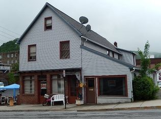 27 W 11th St, Tyrone, PA 16686