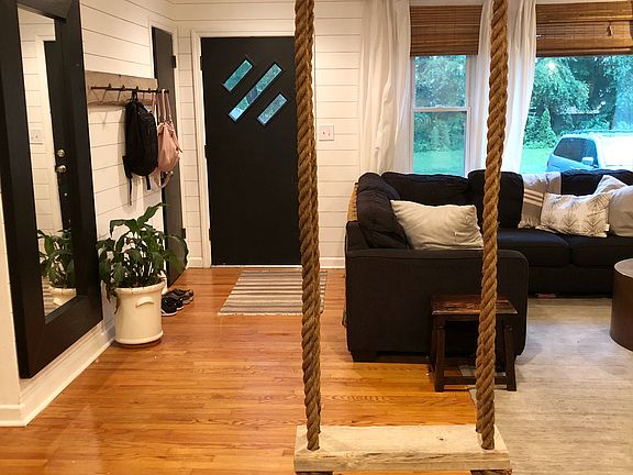 3rd image of 1005 Josephine Cres
