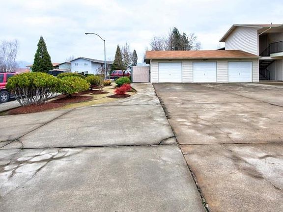 3rd image of 1765-1771 Medart Ln