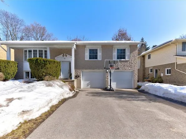 300 Craigleith Dr, Waterloo, ON N2L 5B3