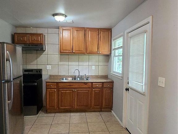 5th image of 3120 Lone Oak Ave SW