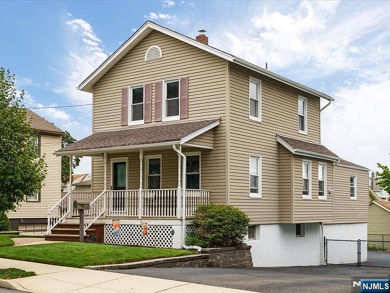 1st image of 521 9th St