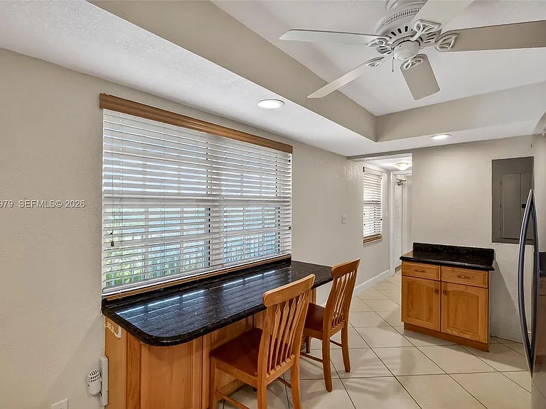 4015 W Palm Aire Dr #502 — Photo 8