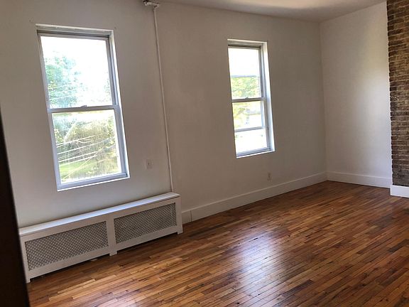 4th image of 323 Fillmore St #3