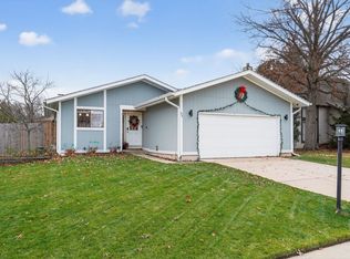 154 Abbeywood Cir, Streamwood, IL