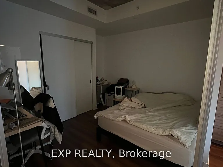 210 Simcoe St #902 — Photo 7