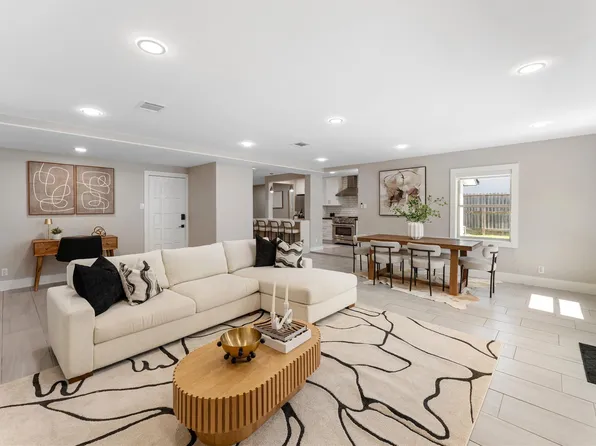 6623 Housman St, Houston, TX 77055