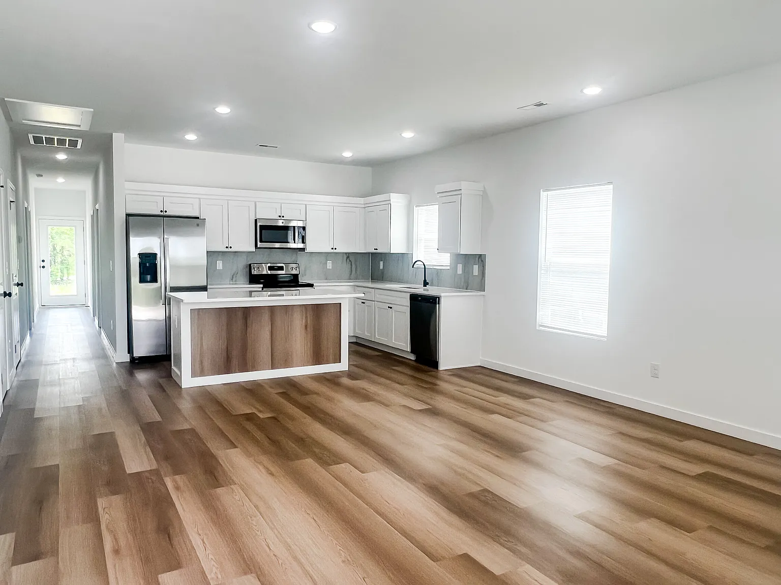 4 bed, 1291 sqft, $1,745 — Photo 1