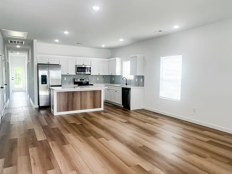 262 Hummingbird Ln — Photo 2