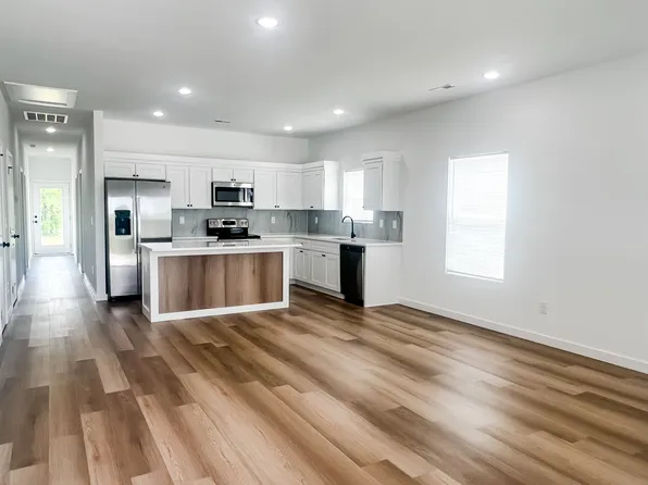 288 Hummingbird Ln, Chesnee, SC 29323